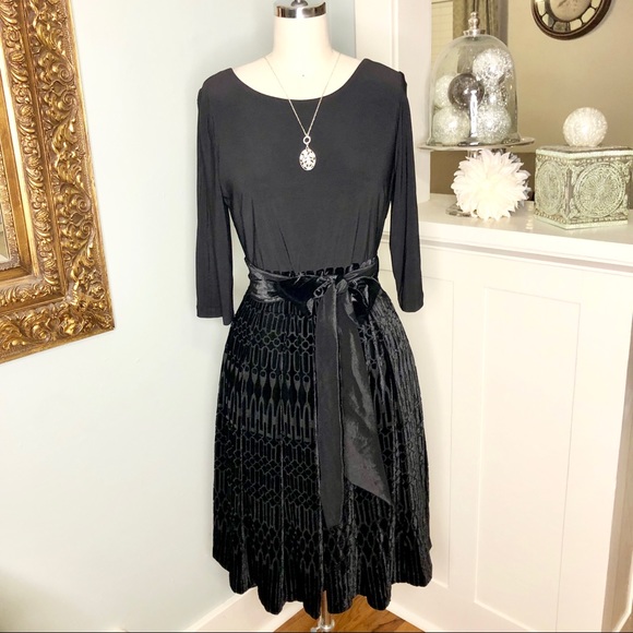 Adrianna Papell Dresses & Skirts - Adrianna Papell Black Velvet Party Wrap Dress
